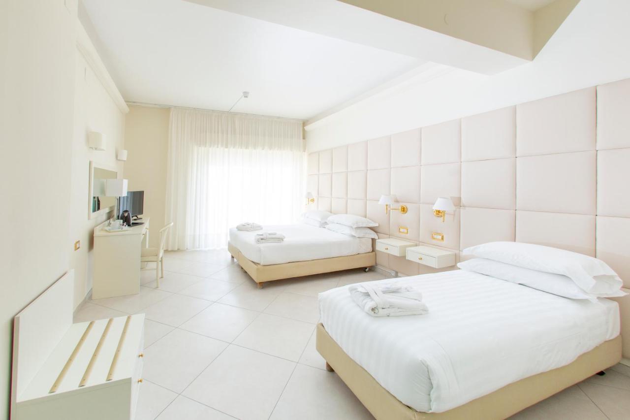 Hotel Numana Palace Esterno foto