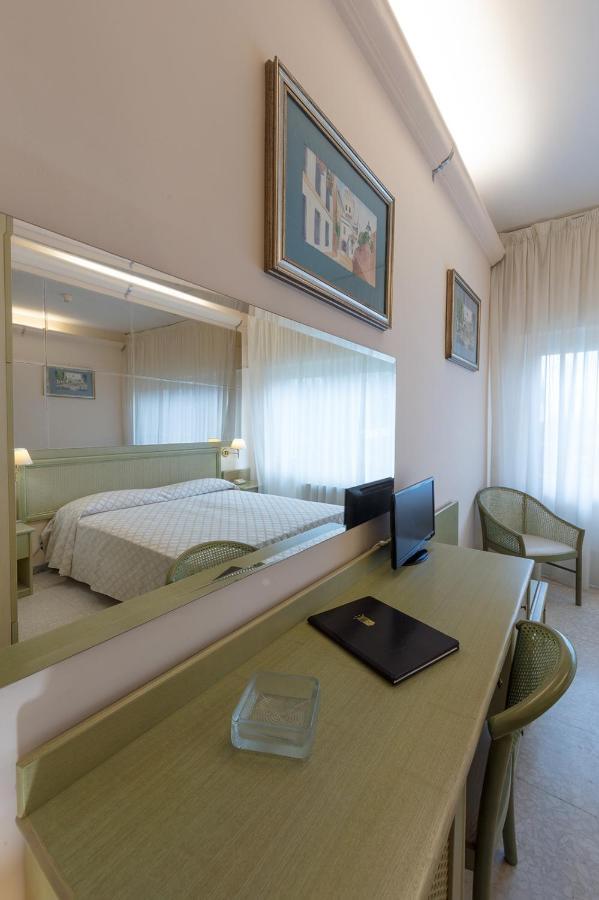 Hotel Numana Palace Esterno foto